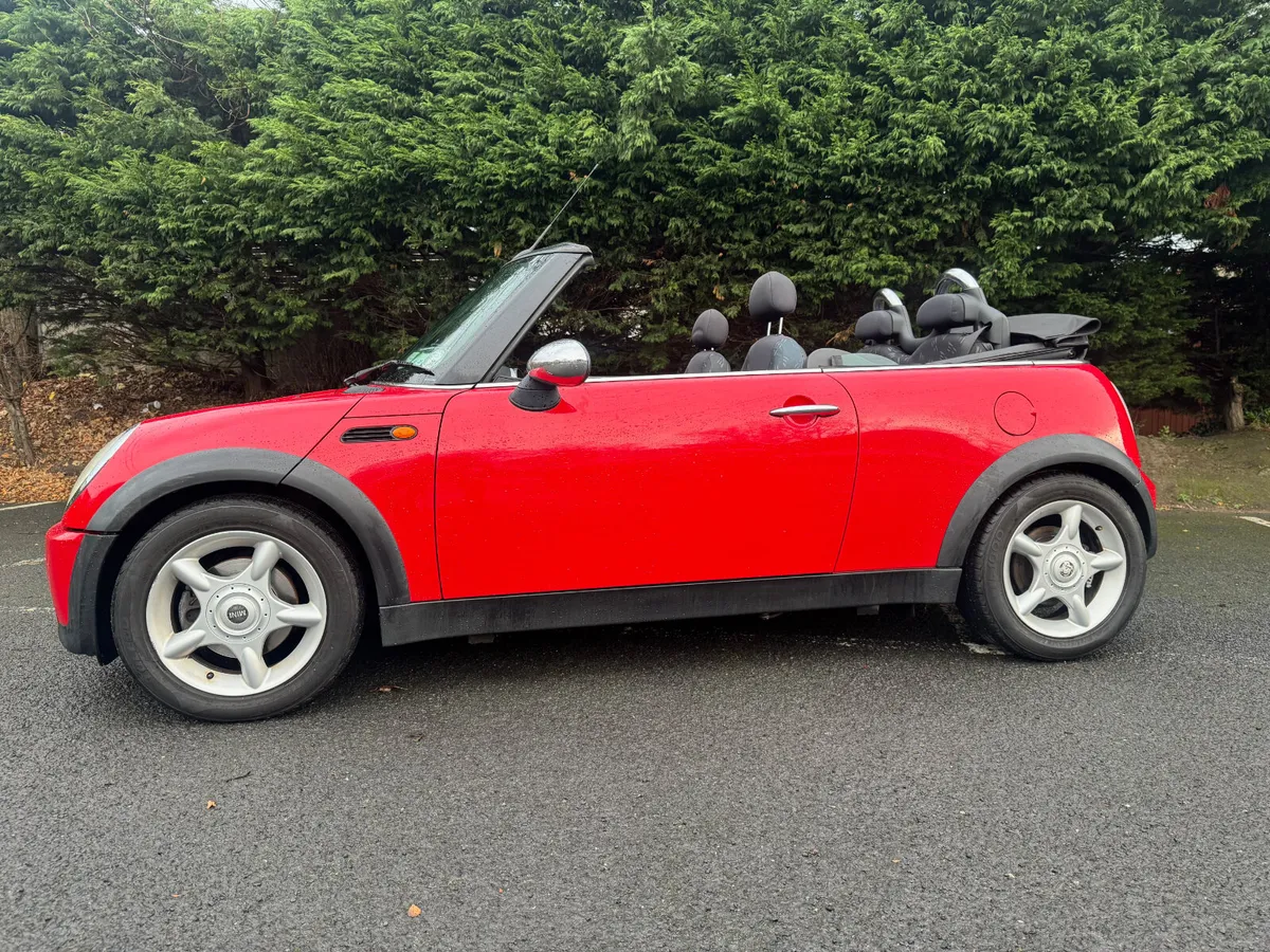 Mini Cabriolet 1.6 petrol in excellent condition - Image 3