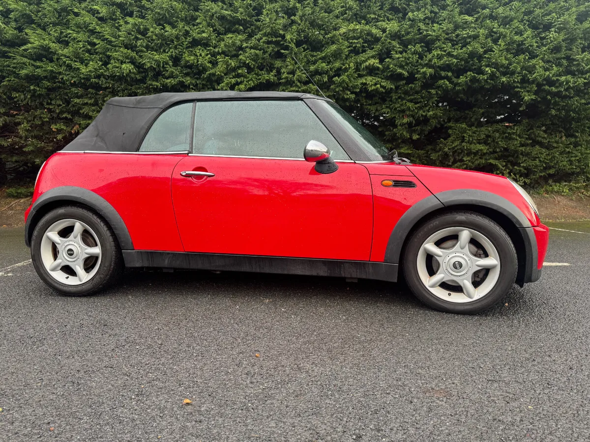 Mini Cabriolet 1.6 petrol in excellent condition - Image 4