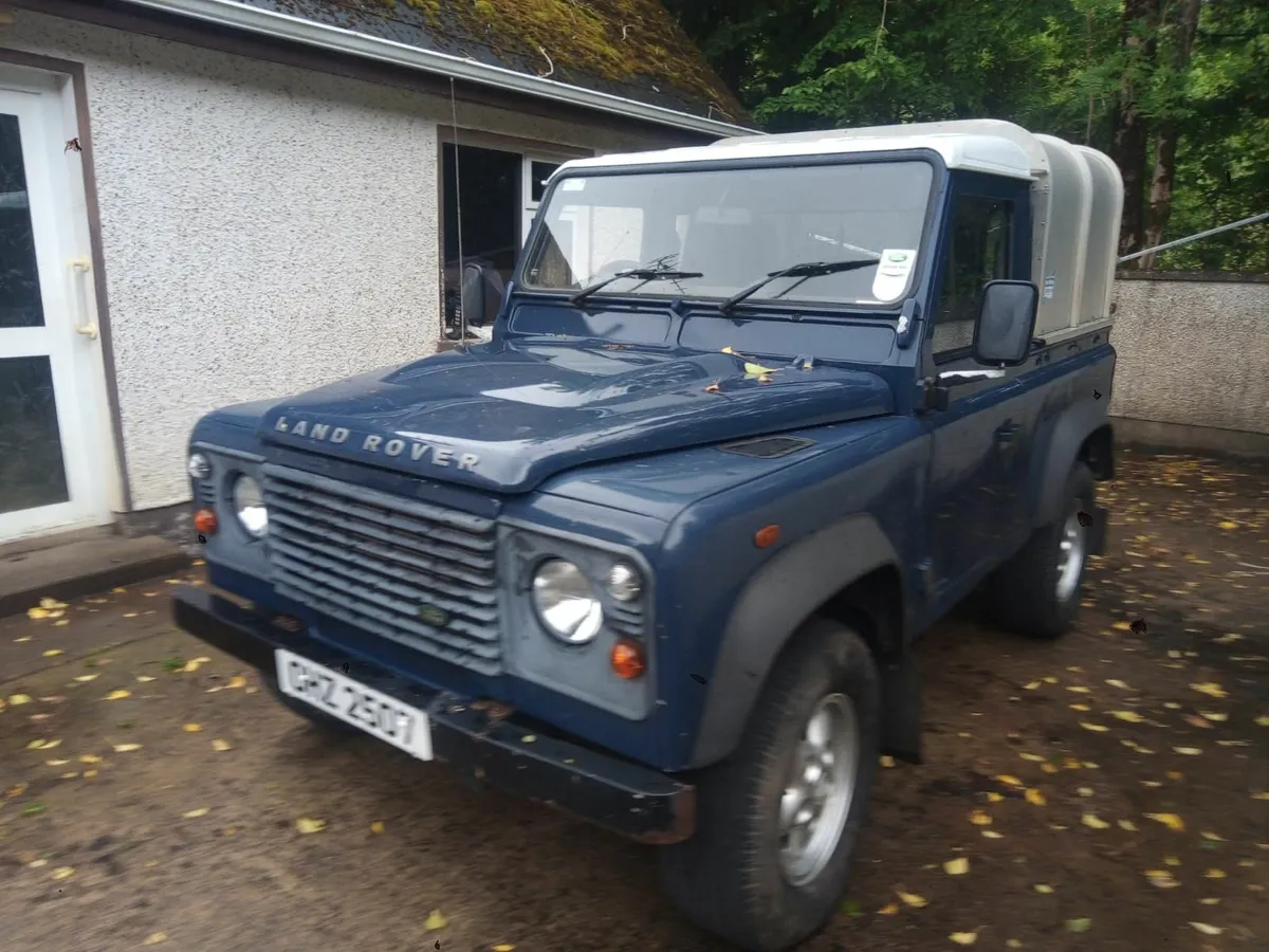 2011 Land Rover Defender & Lely Lotus 300 Tedder/r - Image 2