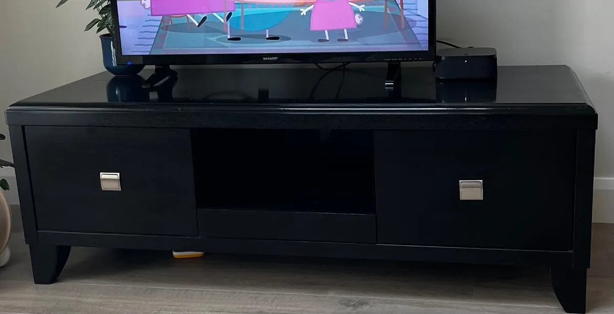 Solid wood TV cabinet