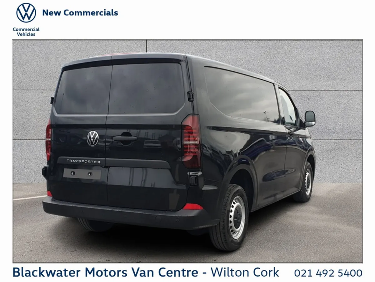 Volkswagen Transporter VAN SHORT WHEEL BASE TRENDL - Image 4