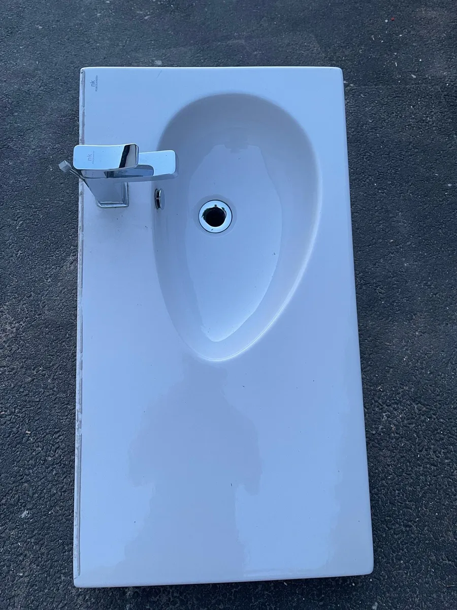 Bathroom sink - Image 2