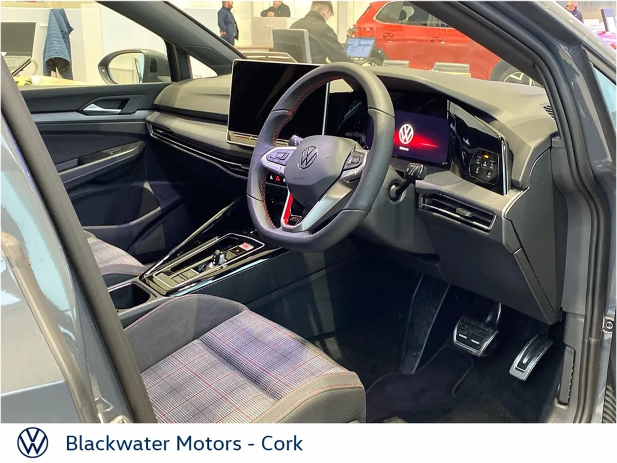 Volkswagen Golf GTI - Image 4