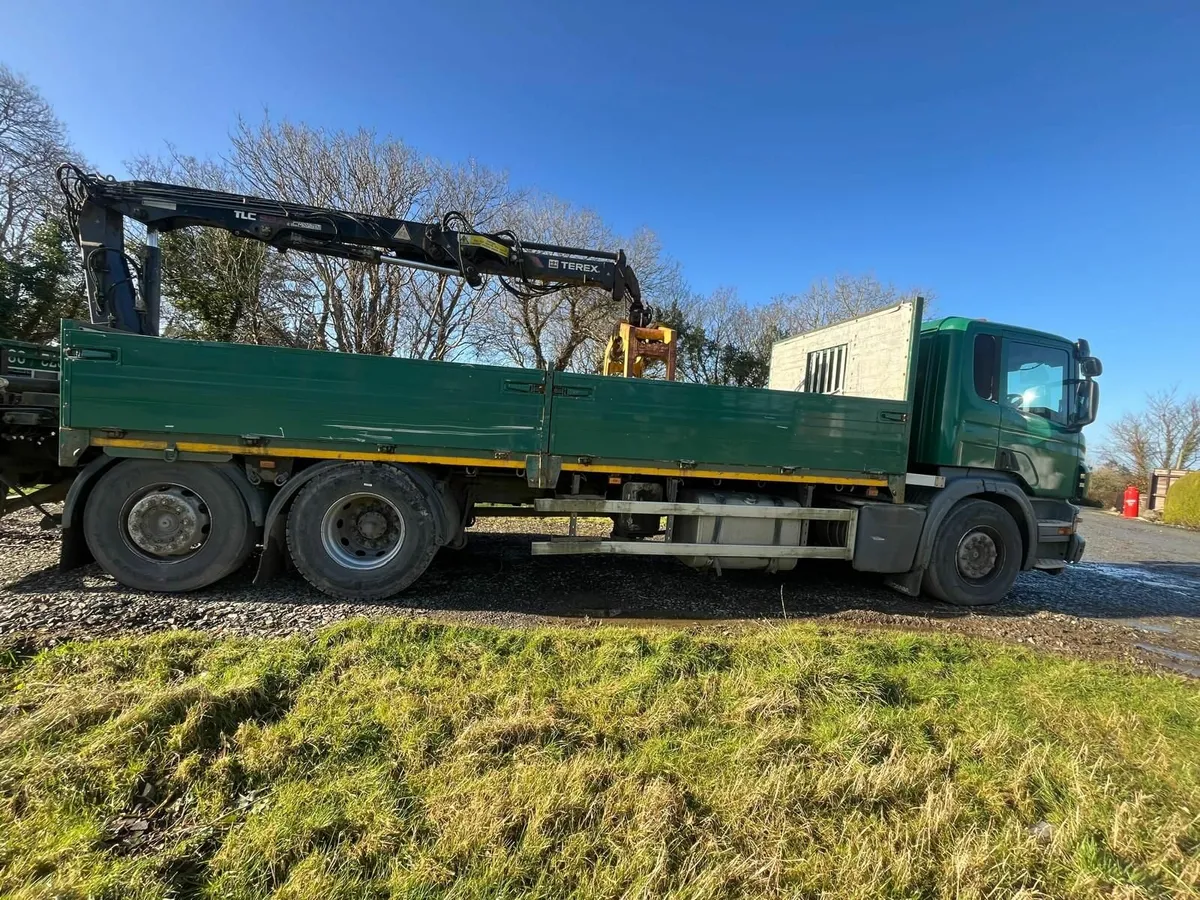 2011 Scania with crane - Image 3