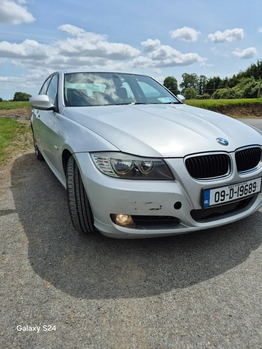 BMW 3-Series 2009 - Image 2