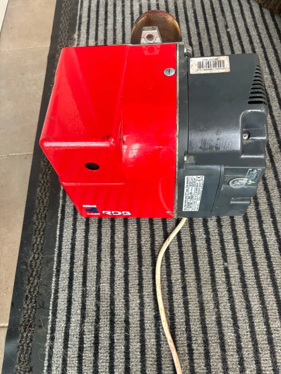 Riello (firebird C26 21/42 kw oil burner) - Image 1