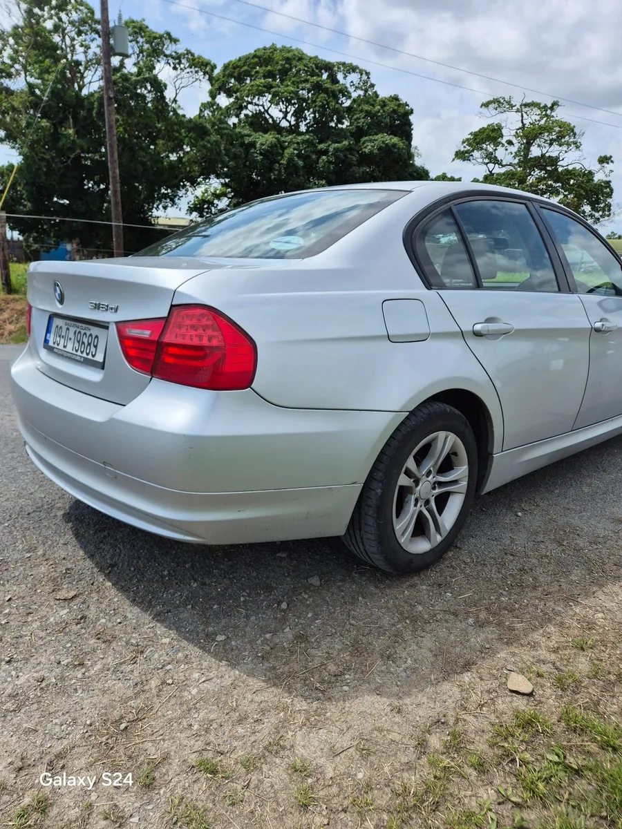 BMW 3-Series 2009 - Image 4