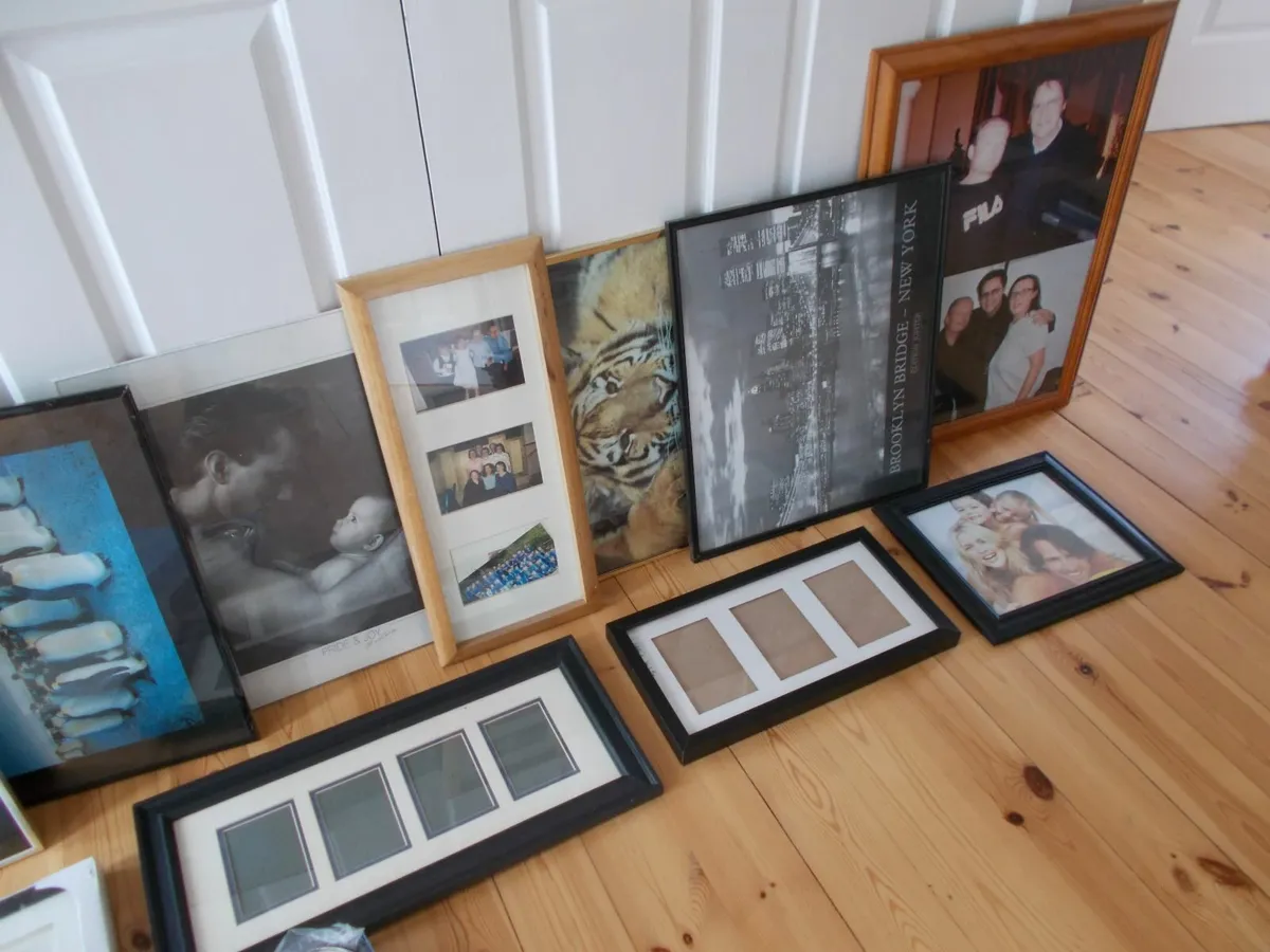 Lot of 17 Large Photo / Picture Frames - Image 2