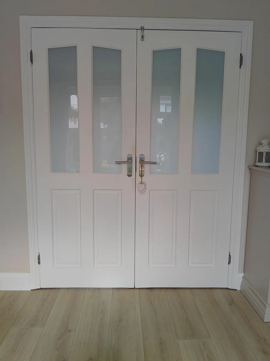 5 internal doors - Image 1
