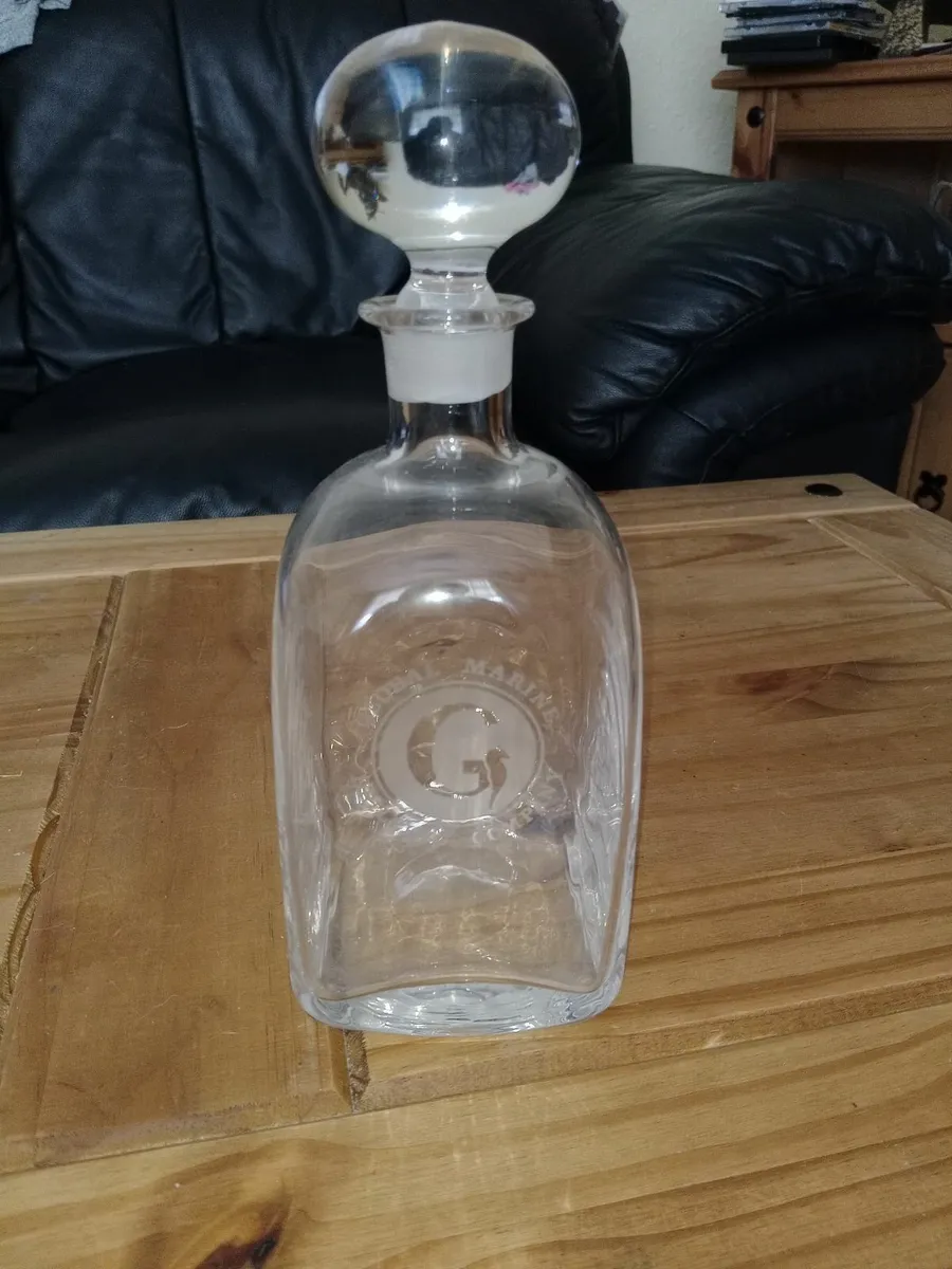 Heavy whiskey decanter unused - Image 4