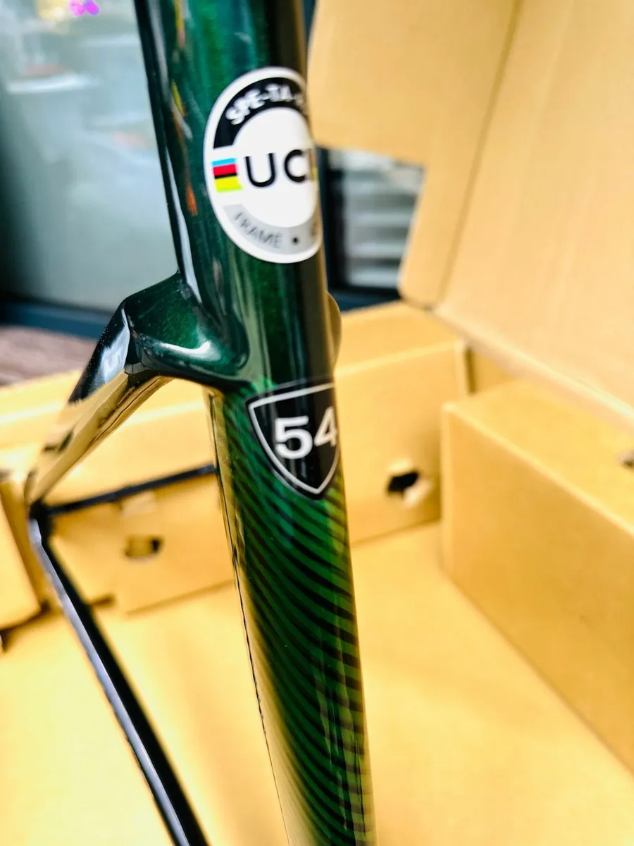Specialized bike frame - Image 2