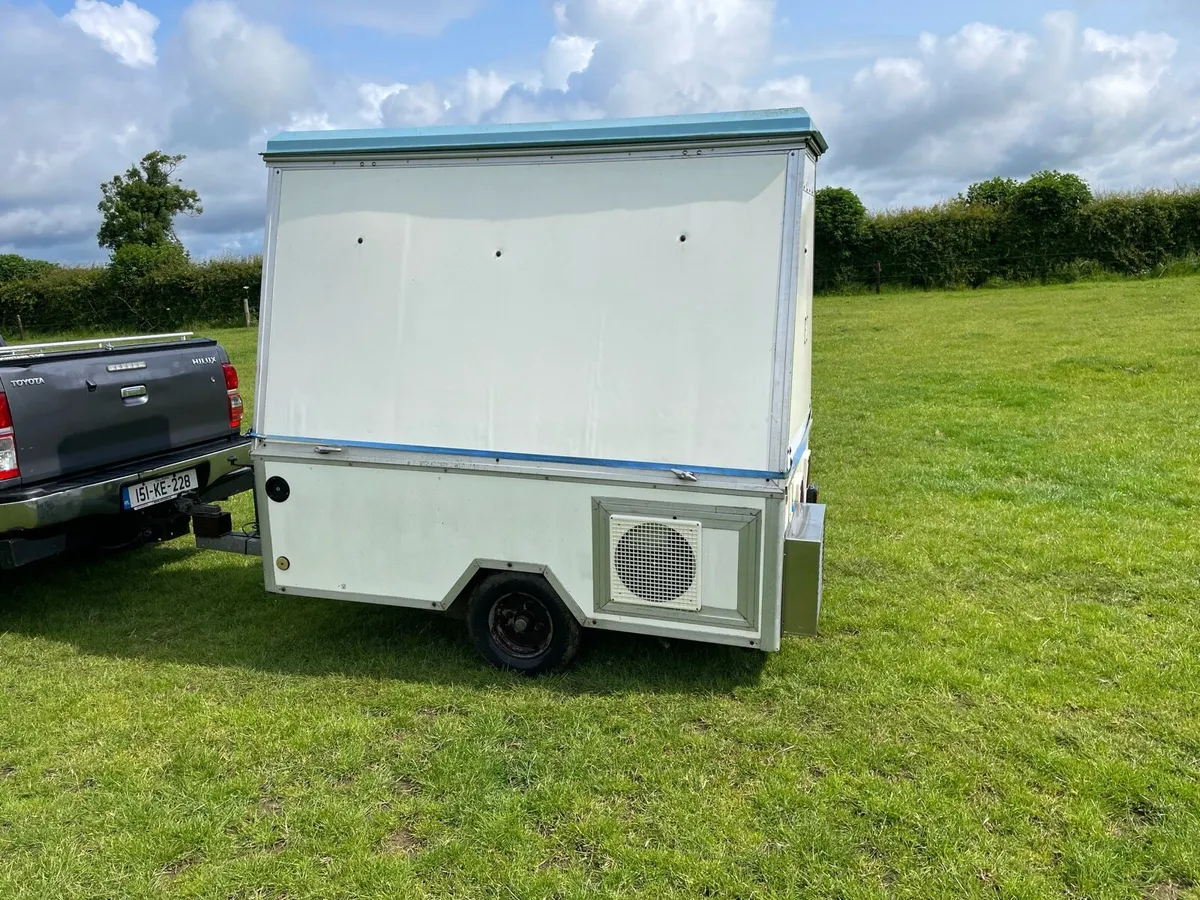 Fridge Display trailer - Image 4