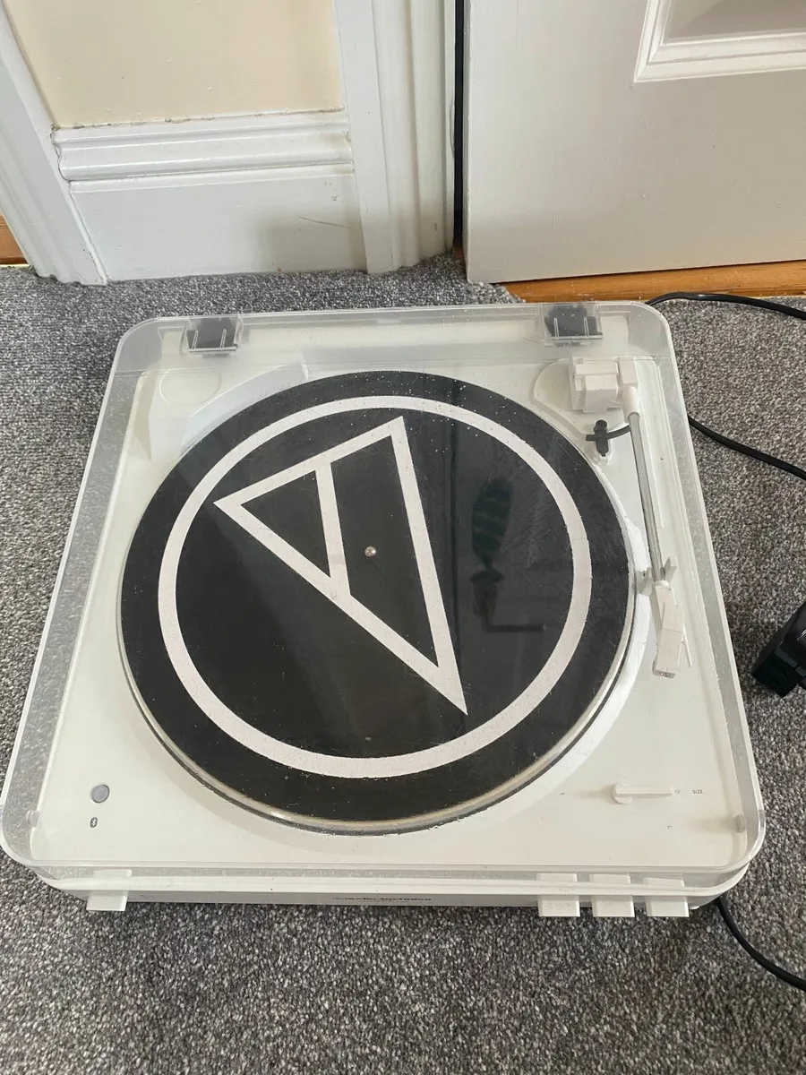 Record Player - Image 2