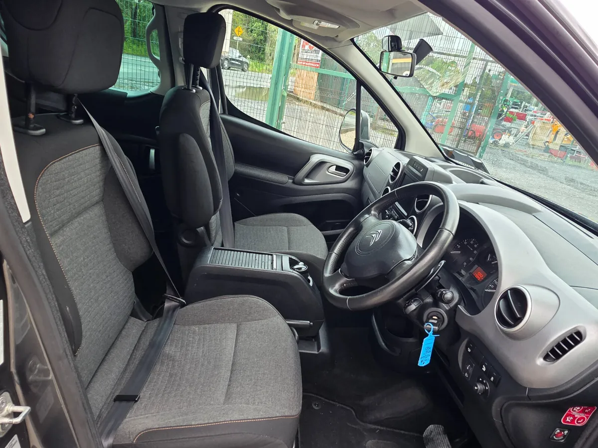 Citreon Berlingo Automatic MPV - Image 3