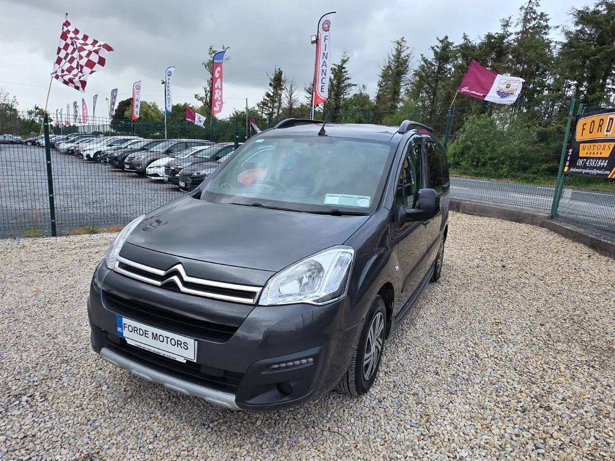 Citreon Berlingo Automatic MPV - Image 2