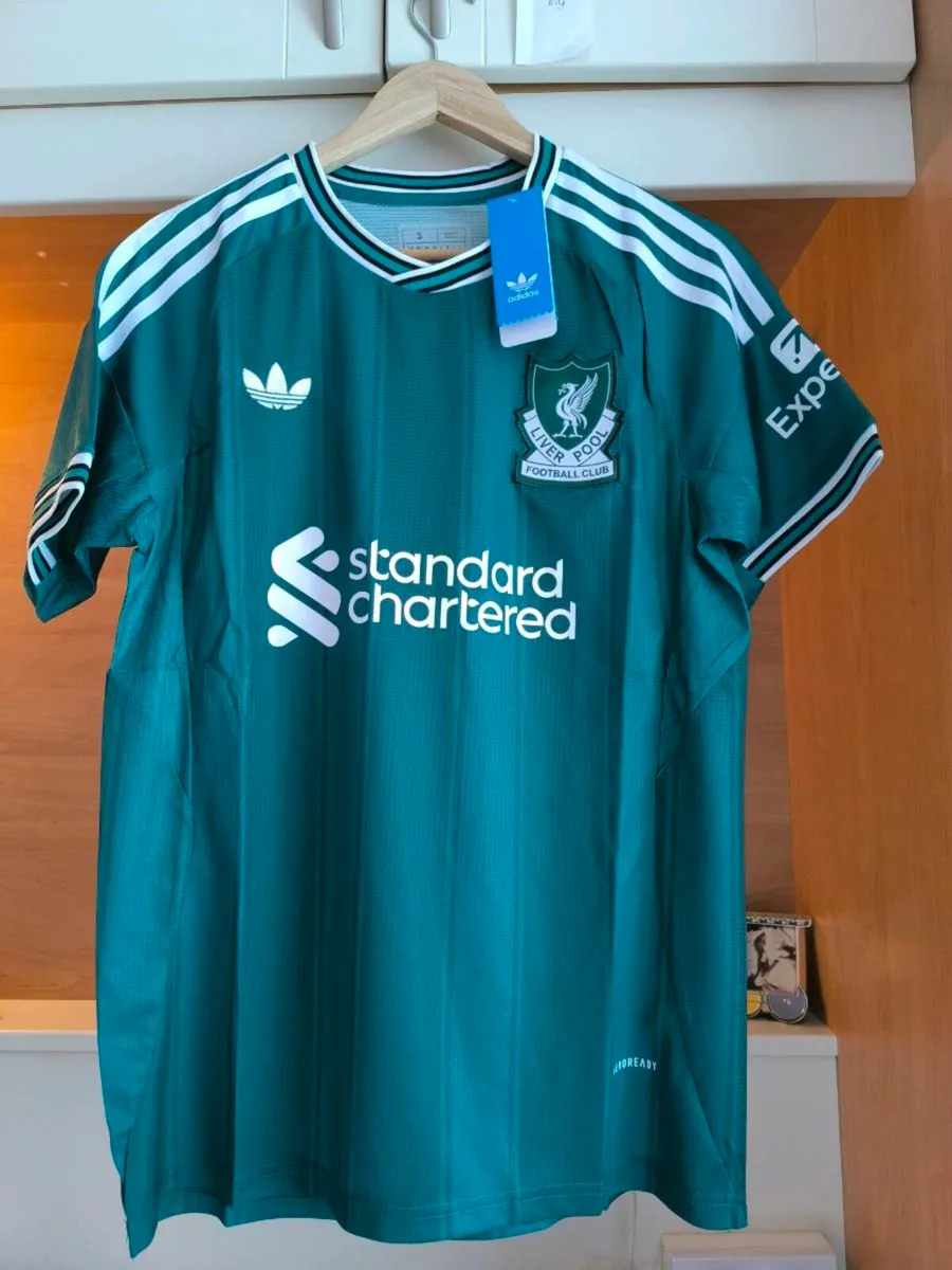 Liverpool away jerseys season 25/26