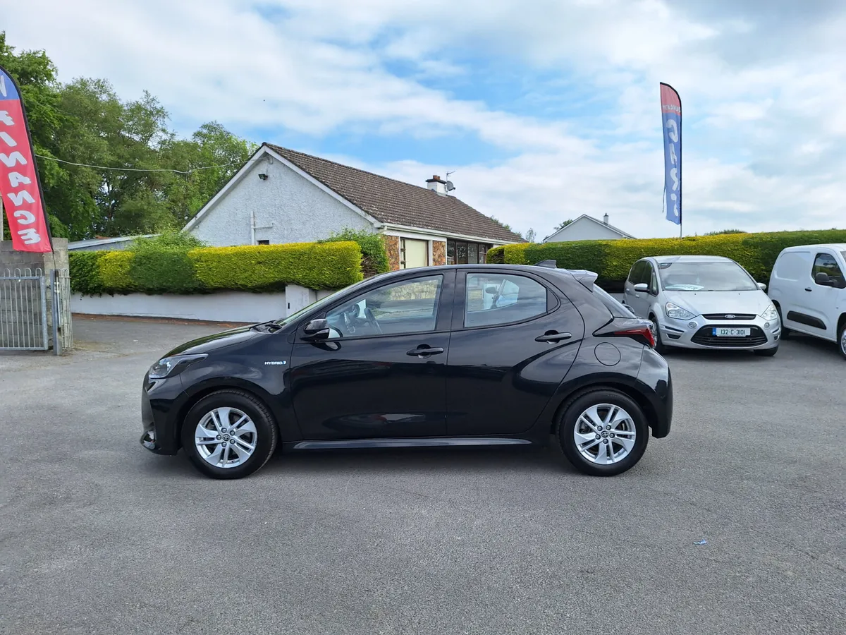 Toyota Yaris 1.5 Hybrid Automatic *High Spec* - Image 4