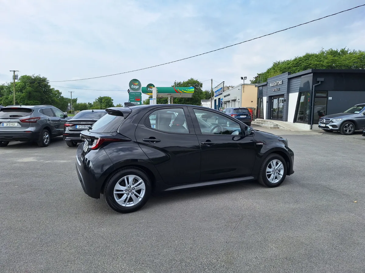 Toyota Yaris 1.5 Hybrid Automatic *High Spec* - Image 3