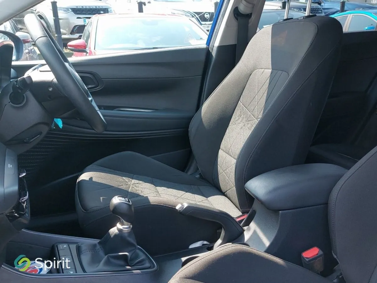 Hyundai Bayon 1.2 Exclusive  heated Seats   rear - Image 3