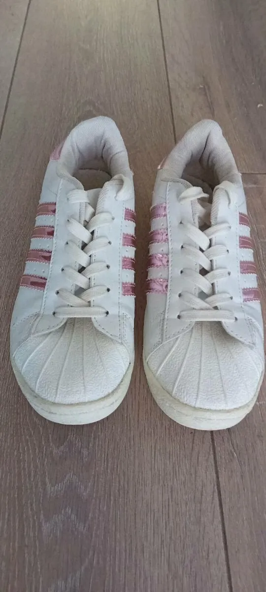Girls Adidas Trainers 4/37 - Image 1