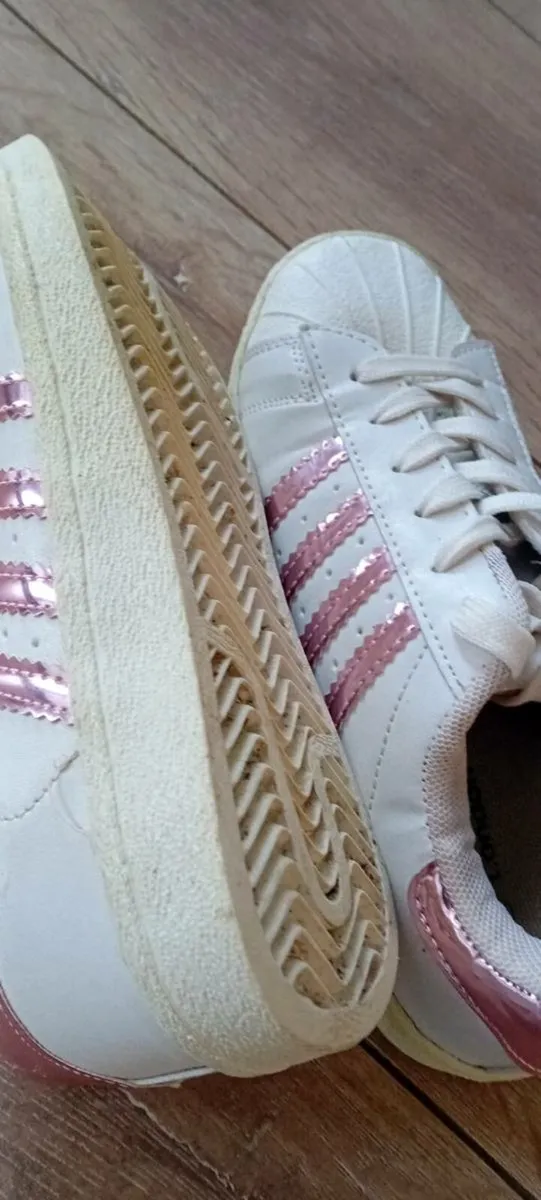 Girls Adidas Trainers 4/37 - Image 2