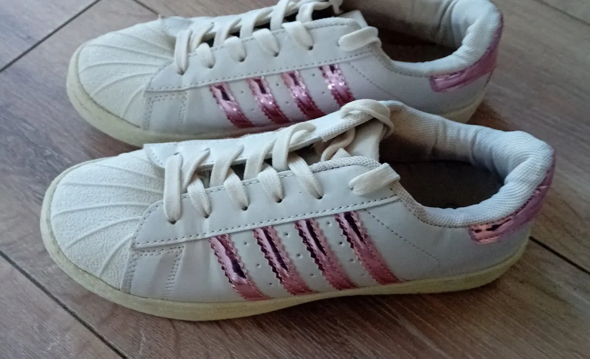 Girls Adidas Trainers 4/37 - Image 4