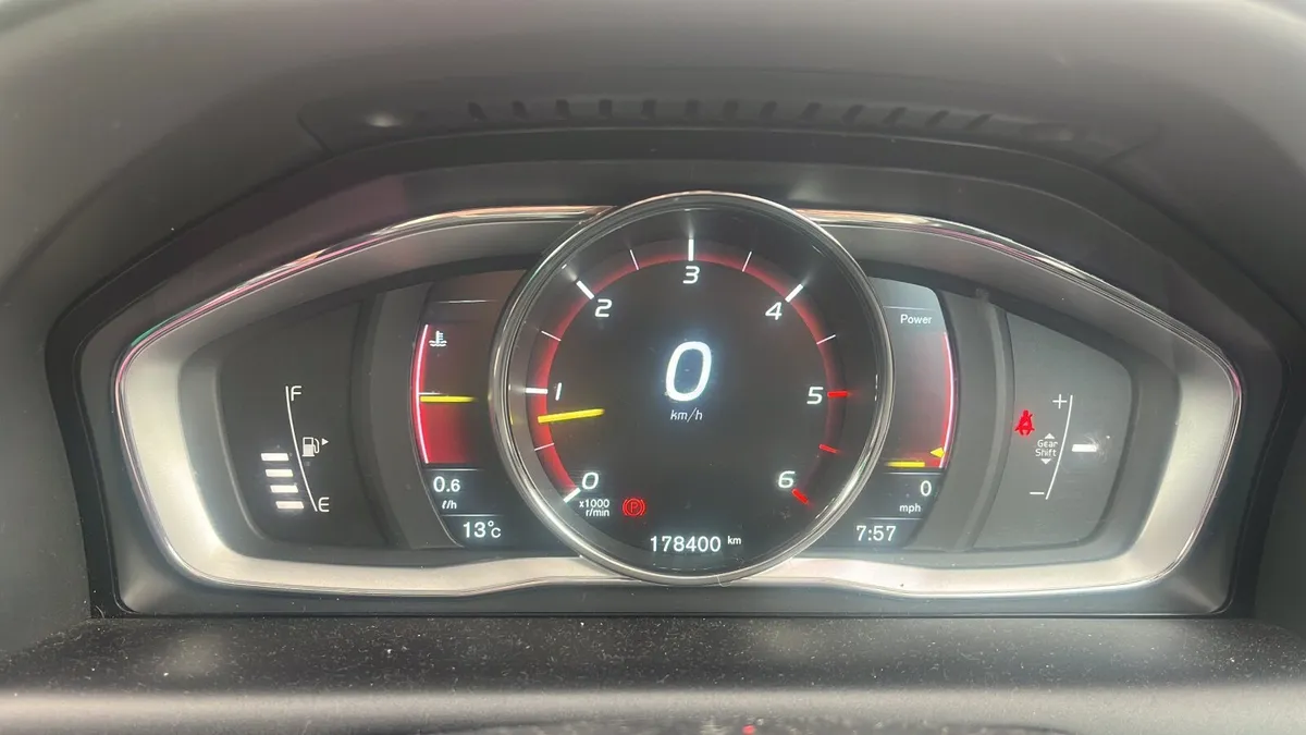 Volvo XC60 2015 - Image 2