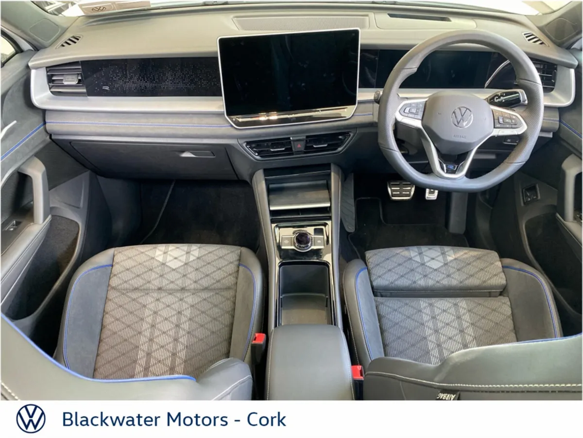 Volkswagen Tayron 1.5TSI 204BHP R-LINE MI 75 AUTOM - Image 3