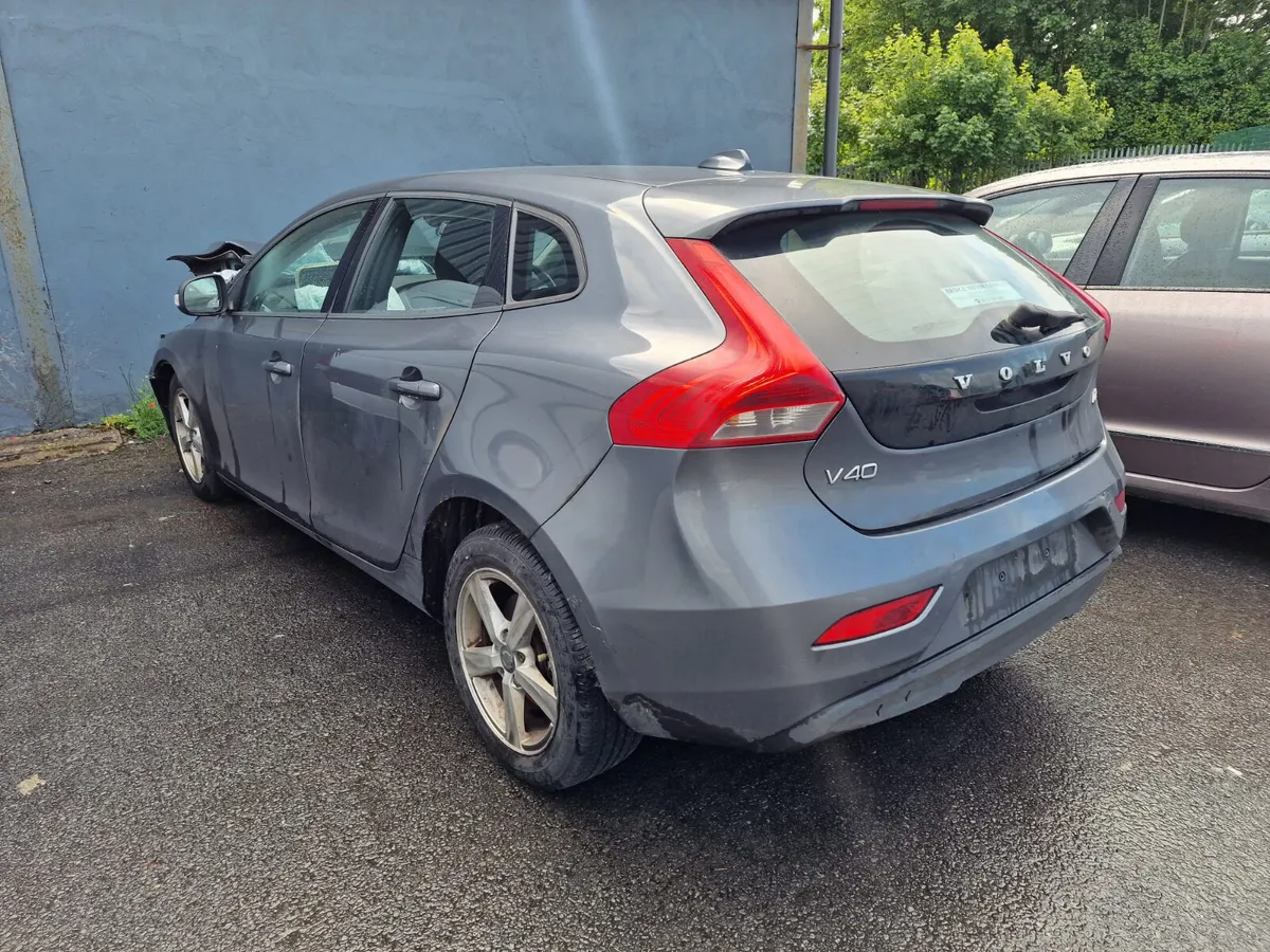 13 VOLVO V40  1.6 D FOR BREAKING - Image 3