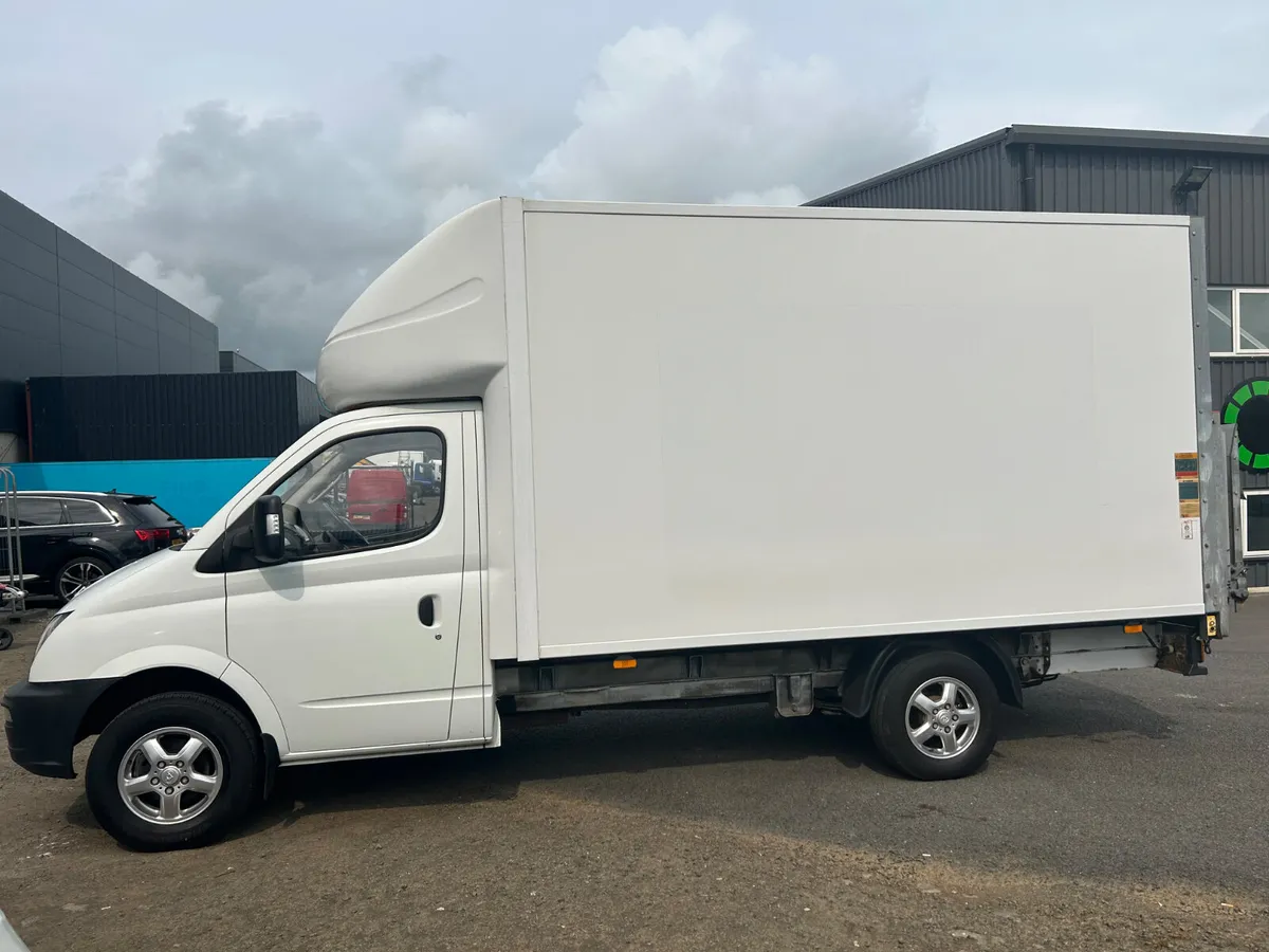52k 2020 LDV maxus v80 Luton box van tail lift - Image 2