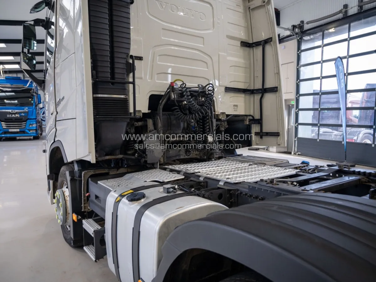 2021 (70) VOLVO FH500 6X2 TAG GLOBETROTTER - Image 4