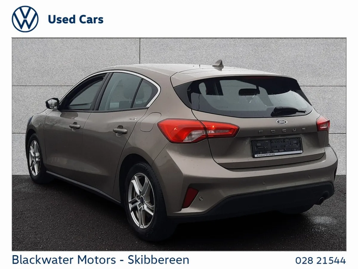 Ford Focus ZETEC 1.5TDI 125BHP 5DR - Image 4