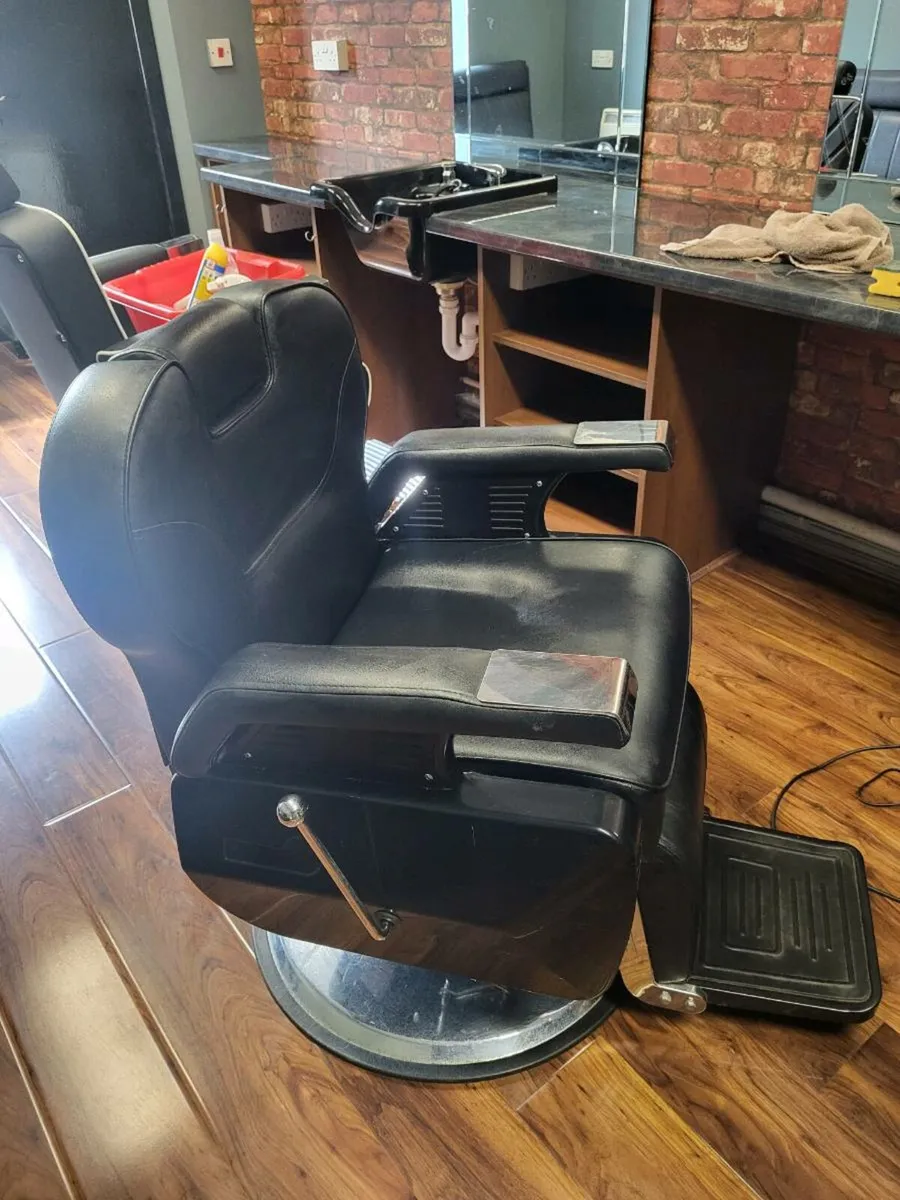 Barber chair - Image 2