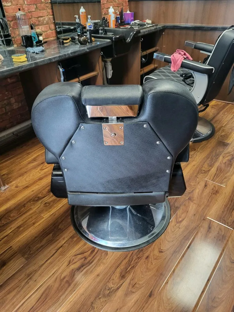 Barber chair - Image 3