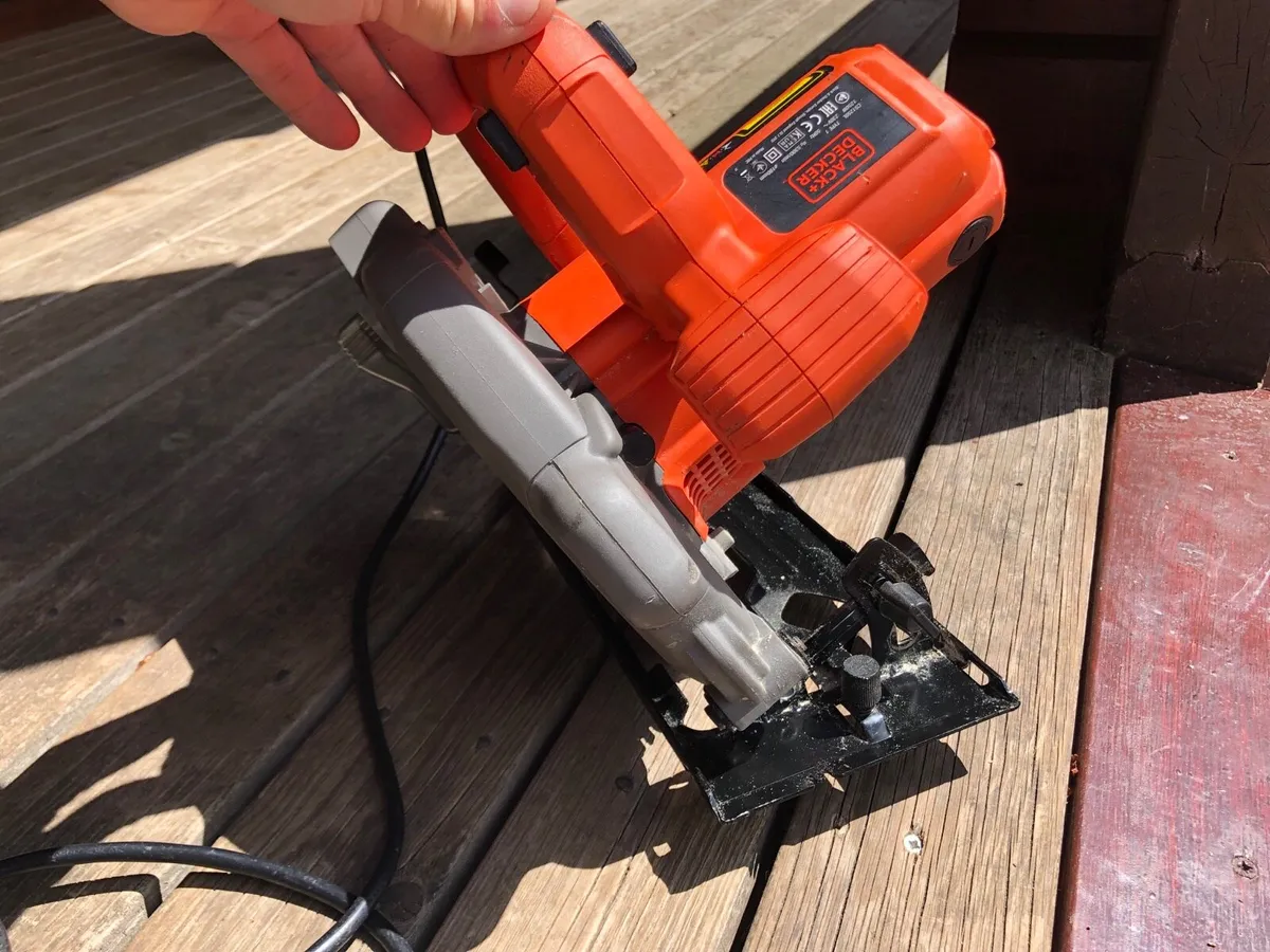 Black+Decker Circular Saw corded 66mm cut - Image 2