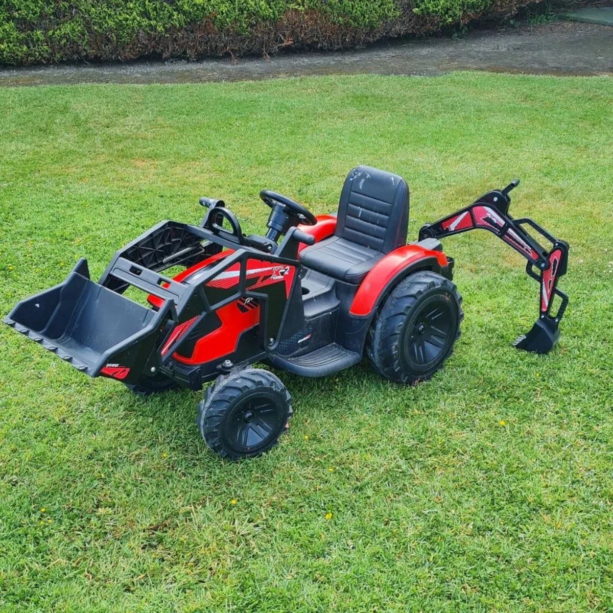 Kids Ride On Red 24V Tractor - Demo - Image 1