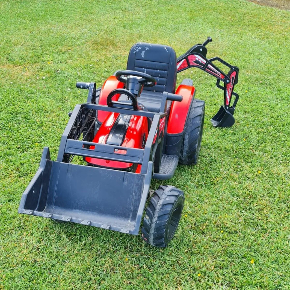 Kids Ride On Red 24V Tractor - Demo - Image 2