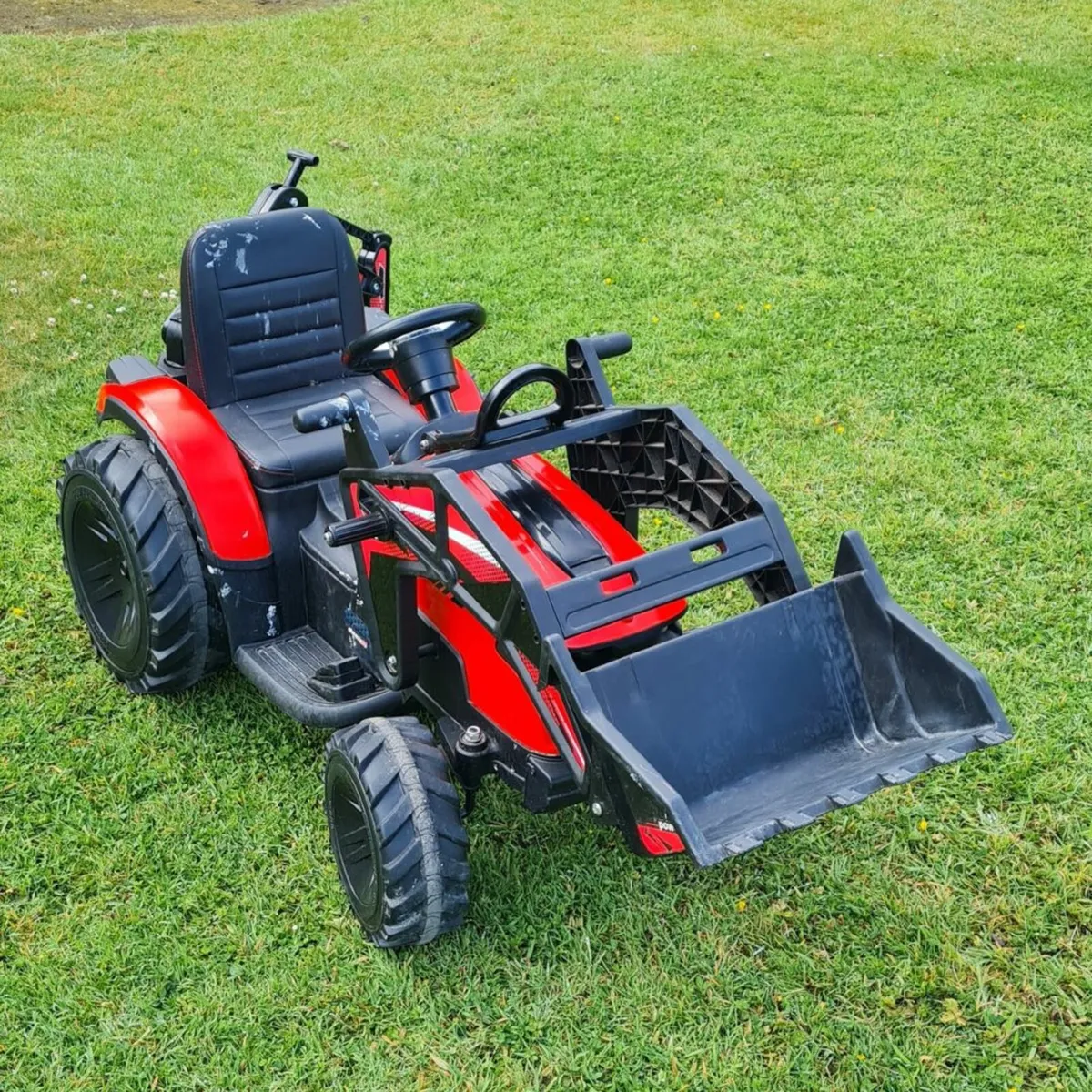 Kids Ride On Red 24V Tractor - Demo - Image 3