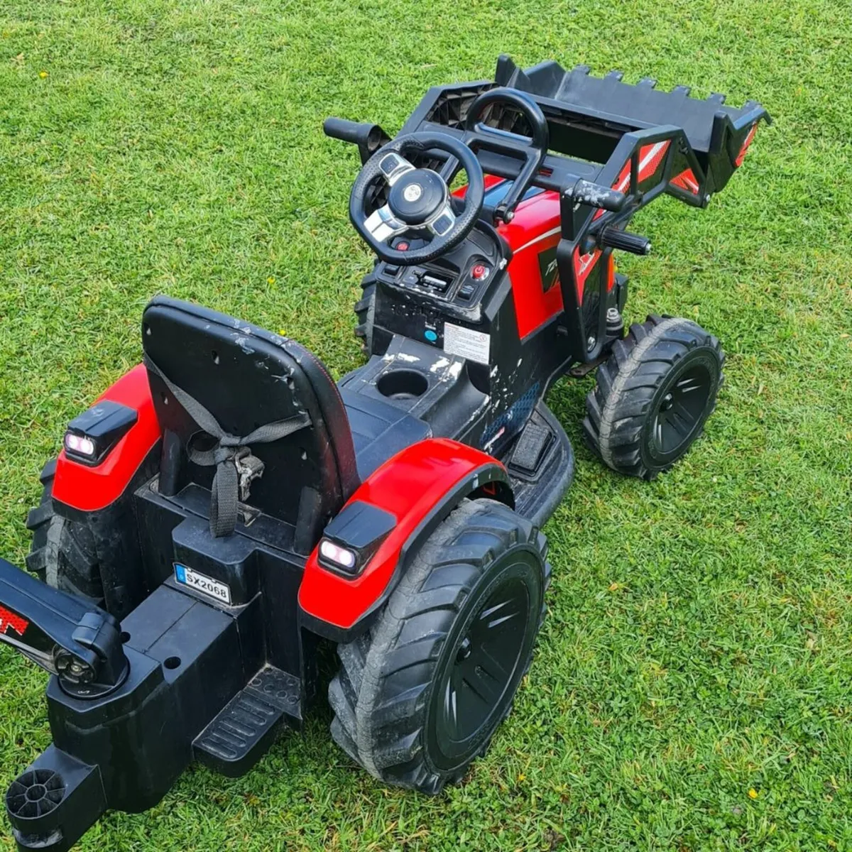 Kids Ride On Red 24V Tractor - Demo - Image 4