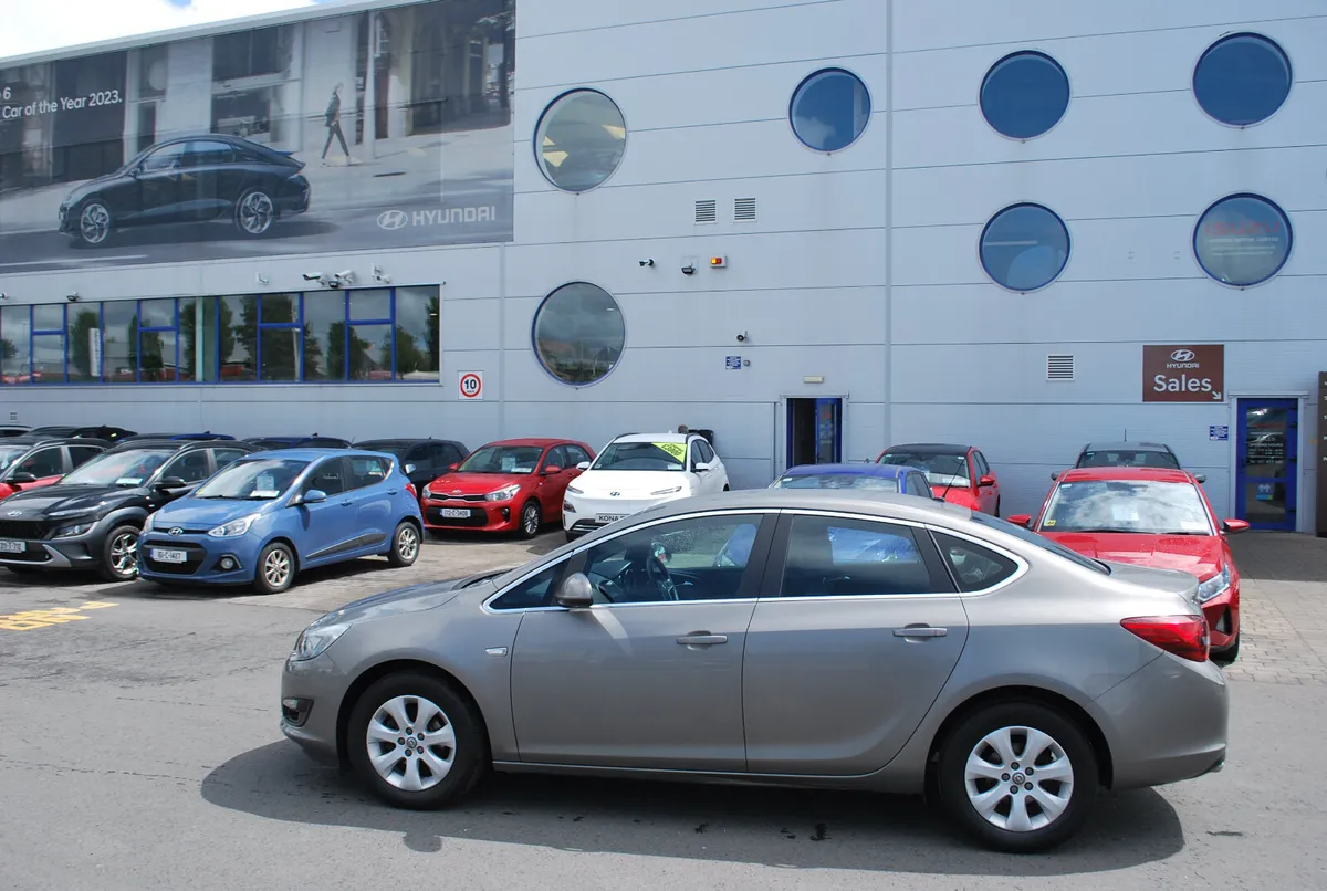 Opel Astra 2017 - Image 2