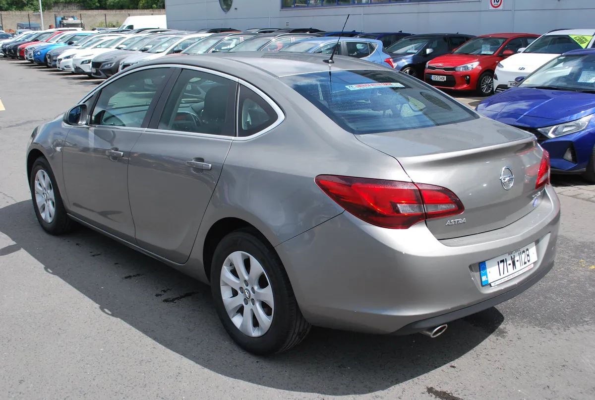 Opel Astra 2017 - Image 3