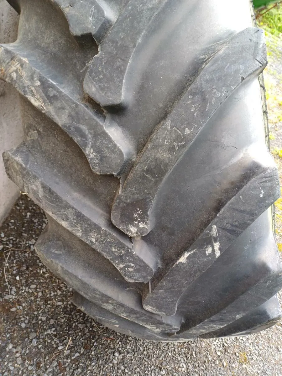 21.3 x 24 wheels, bolt in centres £500 - Image 2