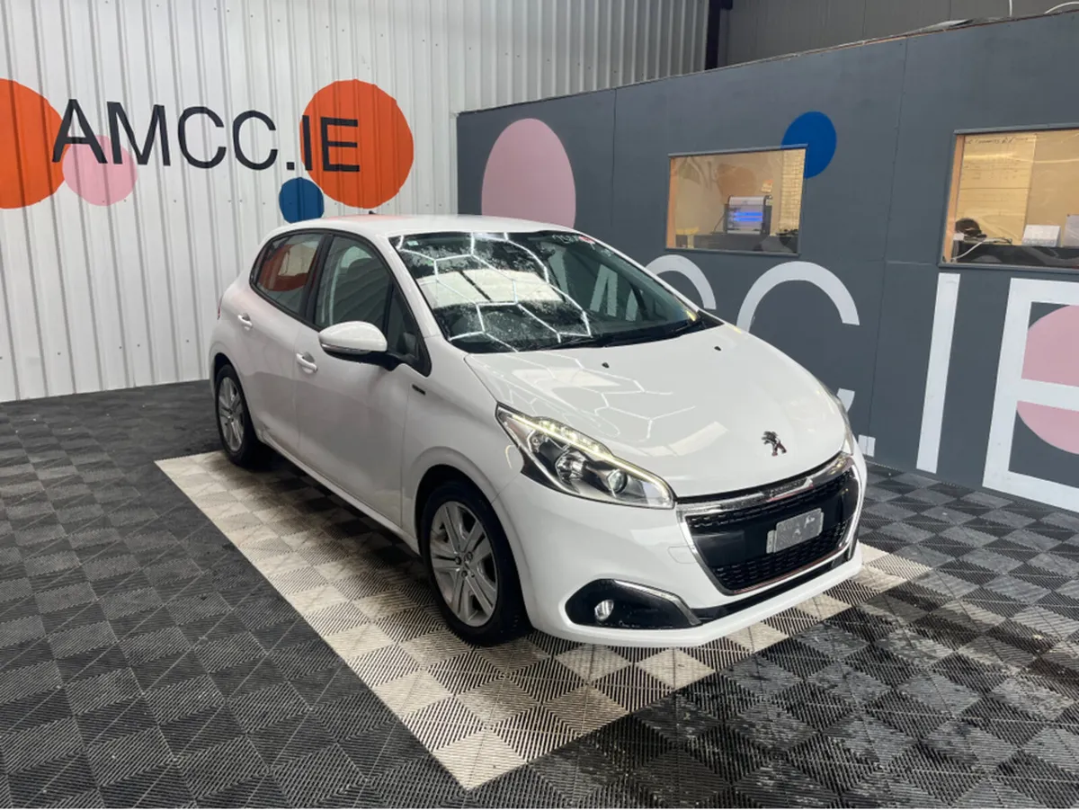 Peugeot 208 1.2 PETROL / 72k KMs / REVERSE CAMERA, - Image 1