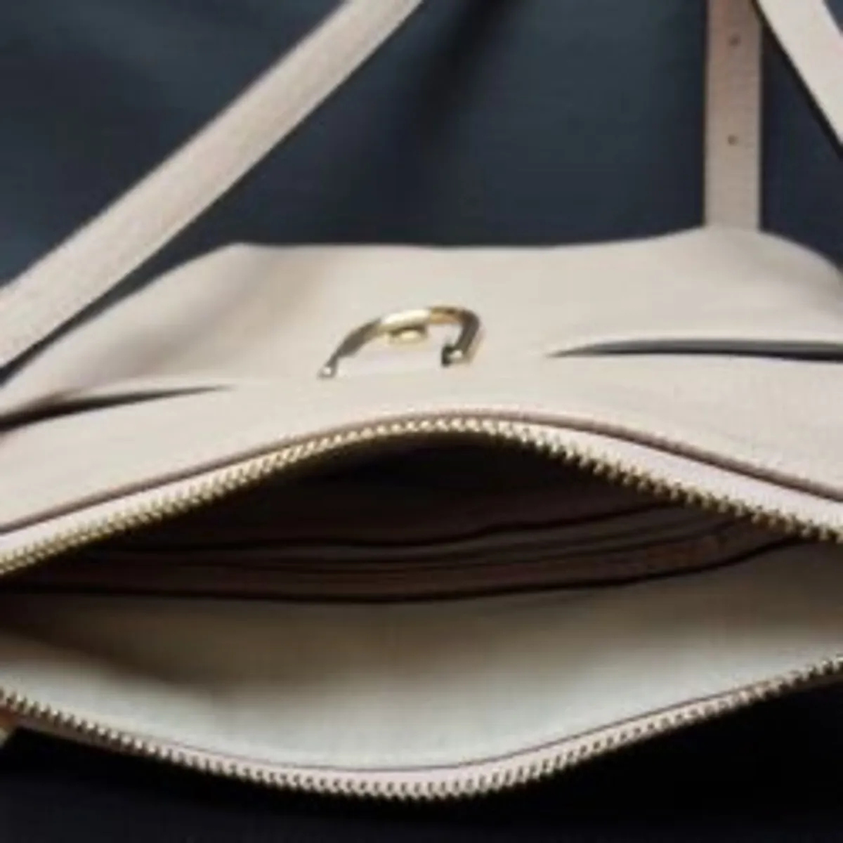 Crossbody Handbag - Image 3