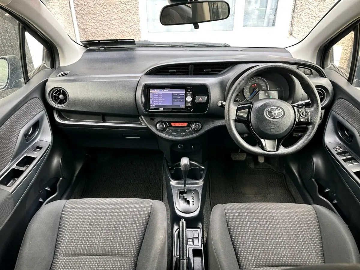 Toyota yaris hybrid 2017 - Image 1