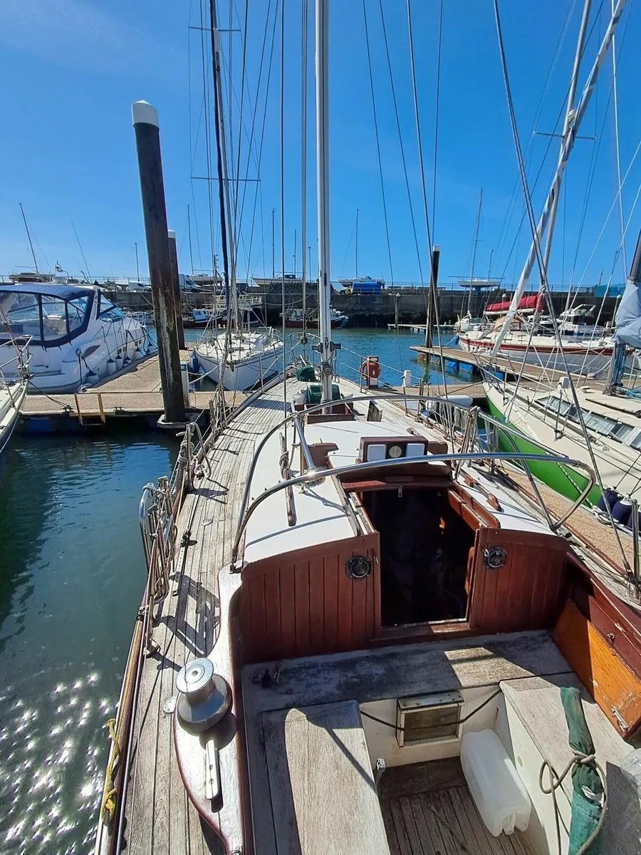 Tradewind 33 yacht - Image 2