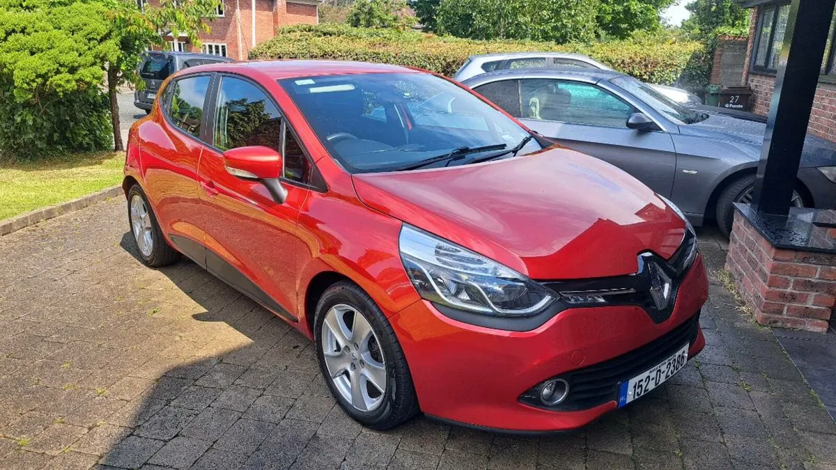 RENAULT CLIO 1.2 5DR 2015 VERY CLEAN - Image 1