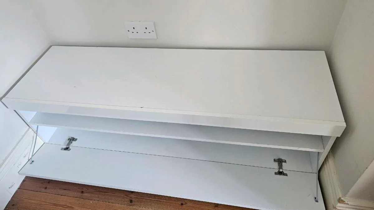 TV stand - Image 2