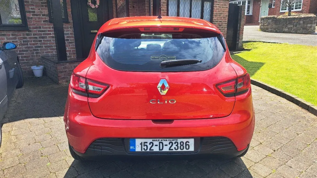 RENAULT CLIO 1.2 5DR 2015 VERY CLEAN - Image 2
