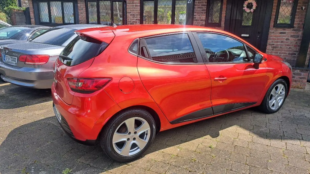 RENAULT CLIO 1.2 5DR 2015 VERY CLEAN - Image 4